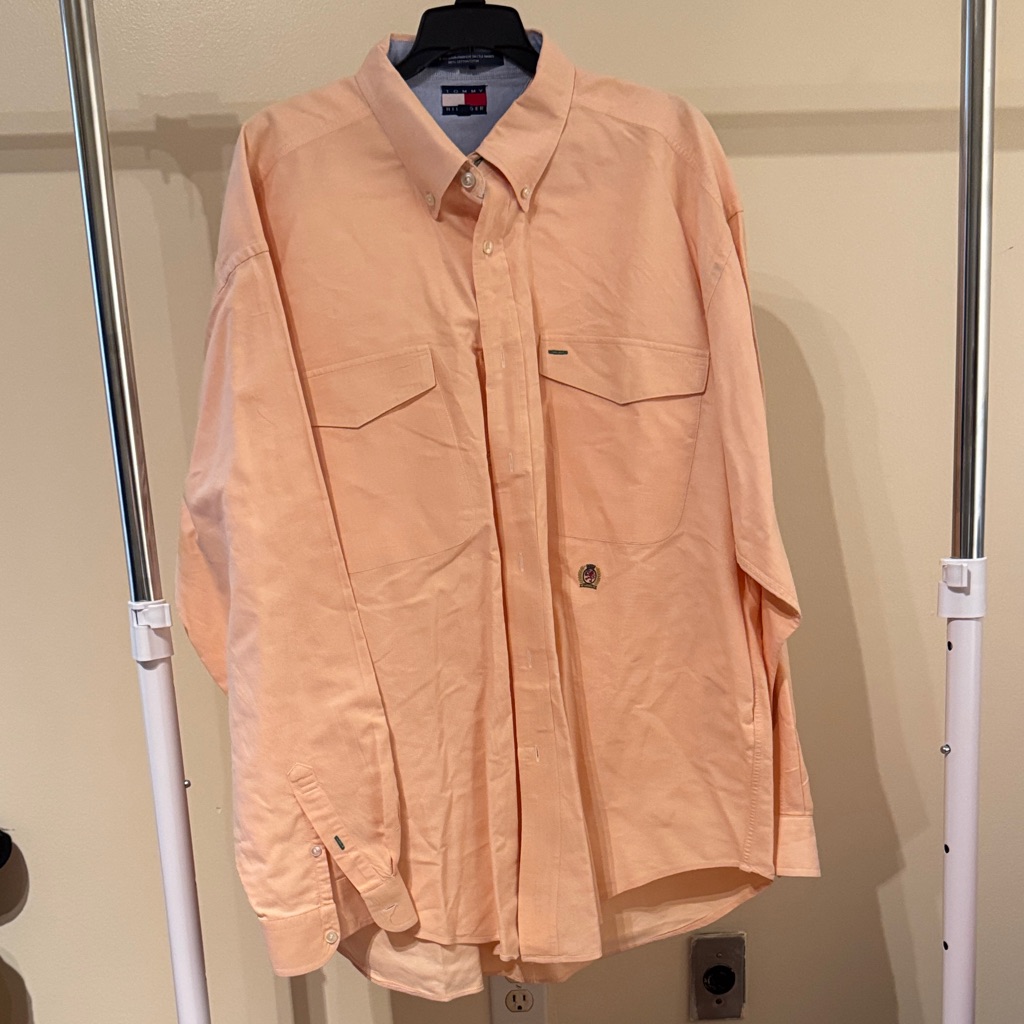 Tommy Hilfiger Light Orange ButtonUp Shirt A77 Tommy Hilfiger Light Orange ButtonUp Shirt A77